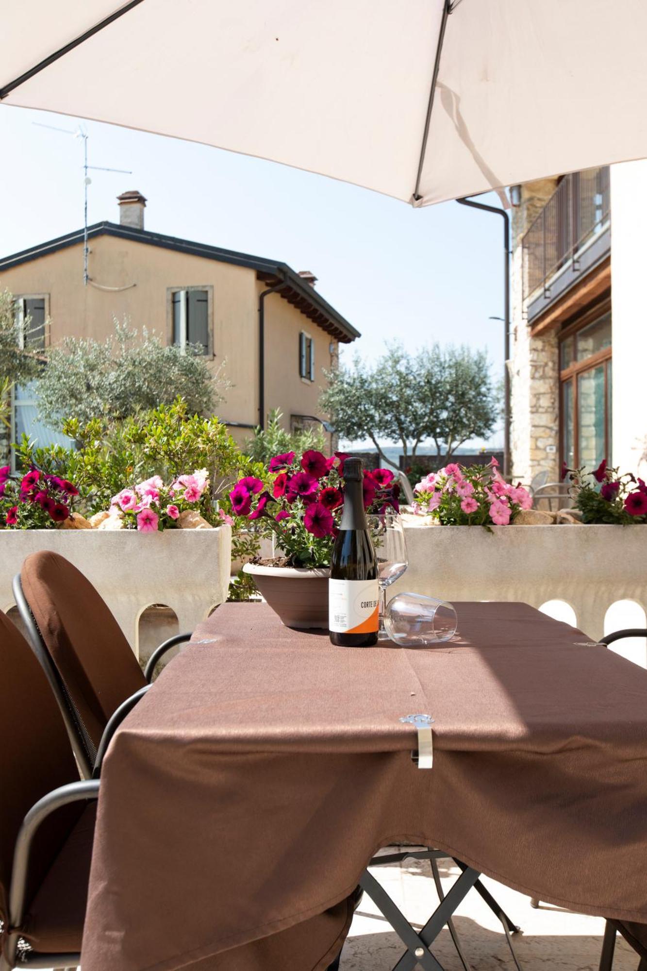 Corte Dei Soavi Suites - Apartments Soave  Bagian luar foto
