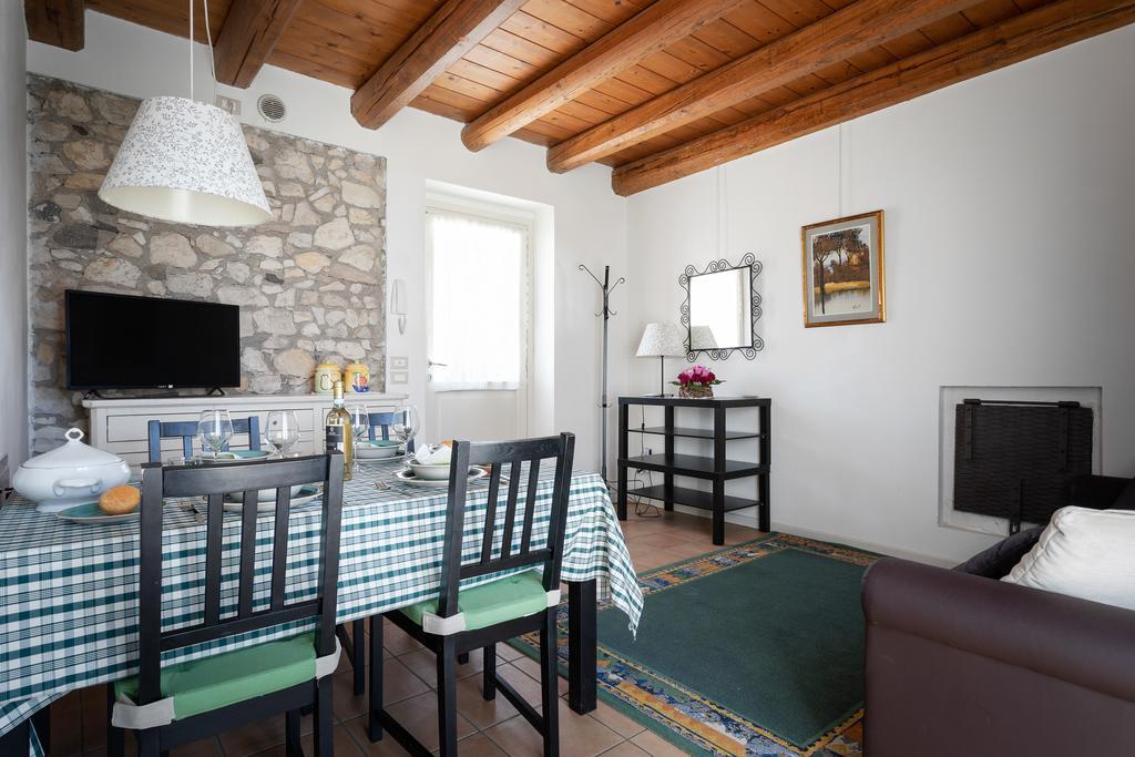 Corte Dei Soavi Suites - Apartments Soave  Ruang foto