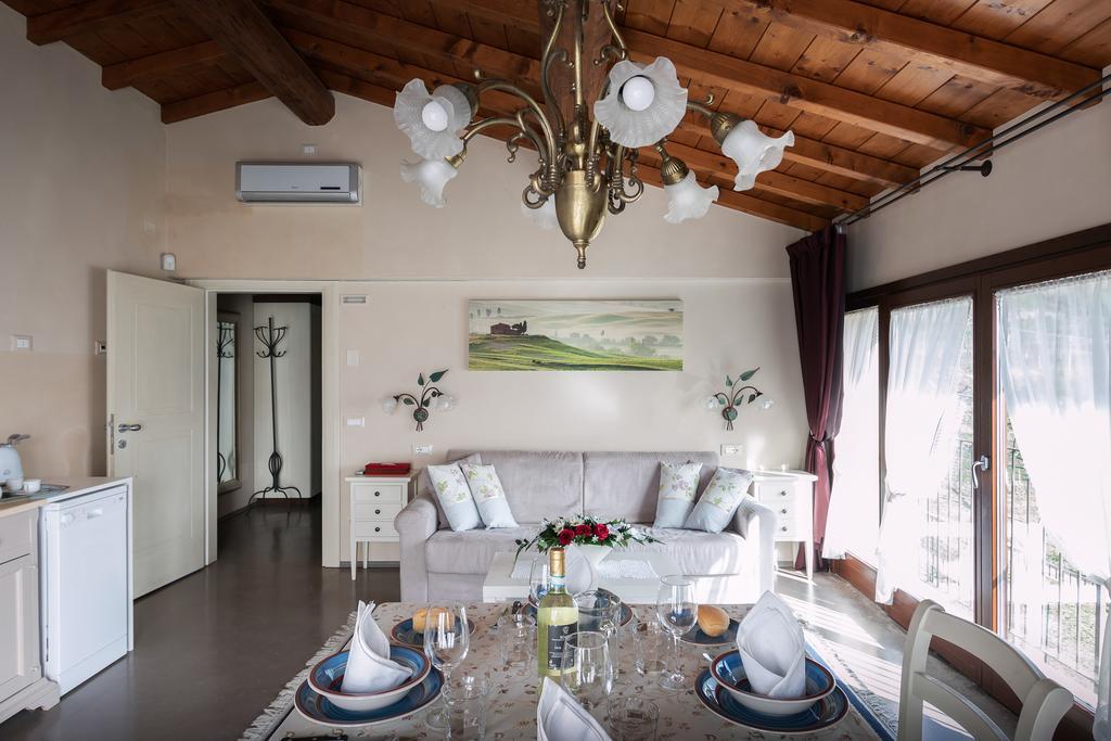Corte Dei Soavi Suites - Apartments Soave  Ruang foto